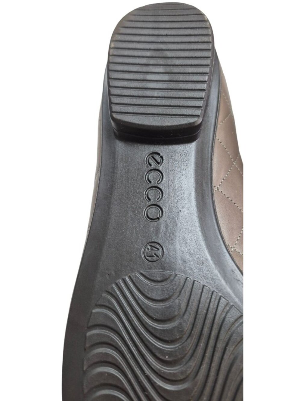 ECCO Women's 10 Quilted Leather Flats Buckle Detail Size 41 Taupe Patent Toe - Picture 10 of 13
